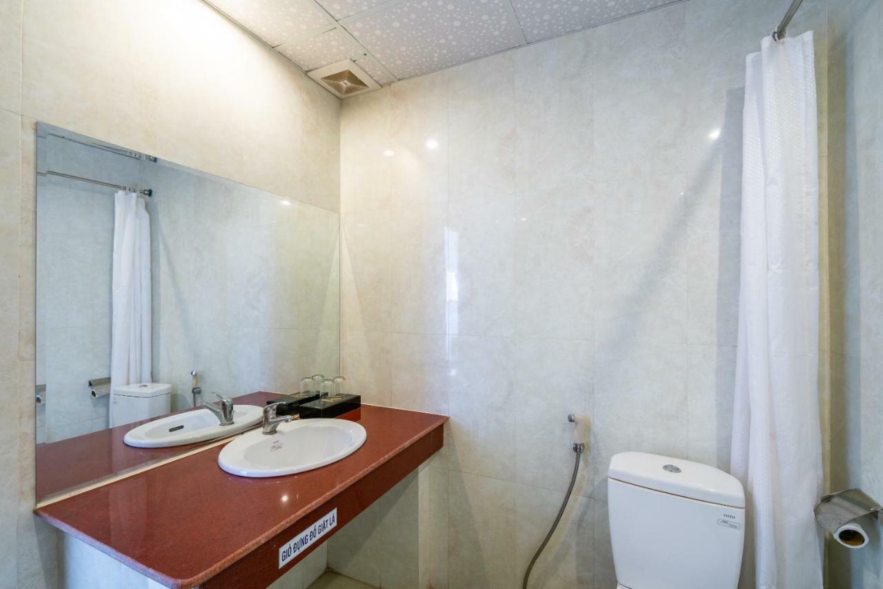 דה נאנג Oyo 375 Hoa Binh Hotel מראה חיצוני תמונה